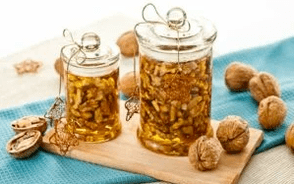 Mật ong và quả óc chó